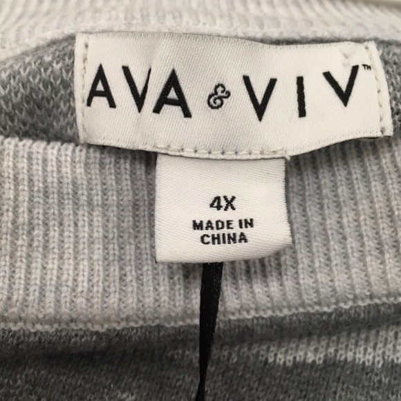 Ava & Viv Pullover Sweater Crewneck Zebra Print Gray Plus Size 4X - Picture 2 of 4